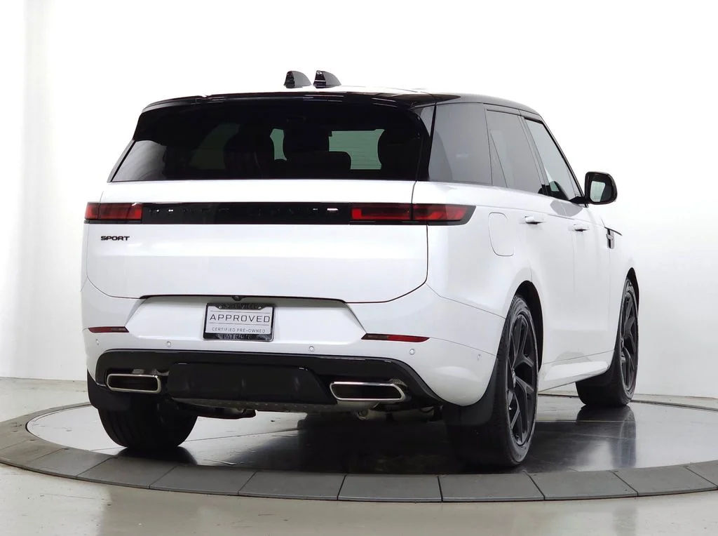 Certified Used 2025 White Land Rover Dynamic SE image 7