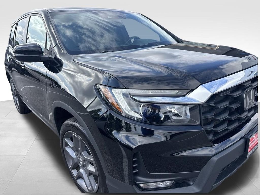 Used 2023 Black Honda EX-L image 5