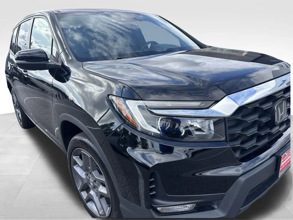 Used 2023 Black Honda EX-L image 5