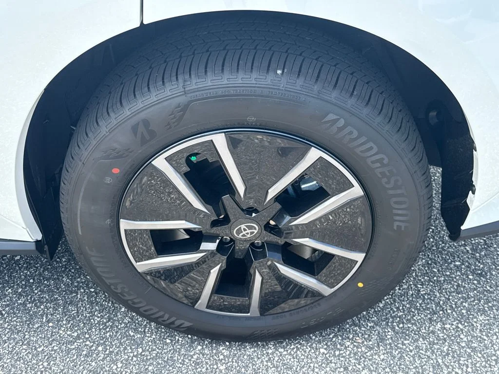 New 2026 Wind Chill Pearl Toyota XLE image 20
