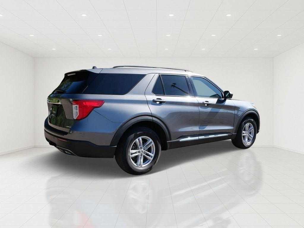 Certified Used 2022 Gray Ford XLT image 6