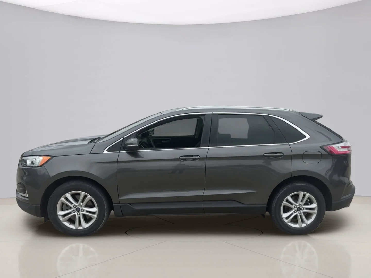 Used 2019 Gray Ford SEL image 8