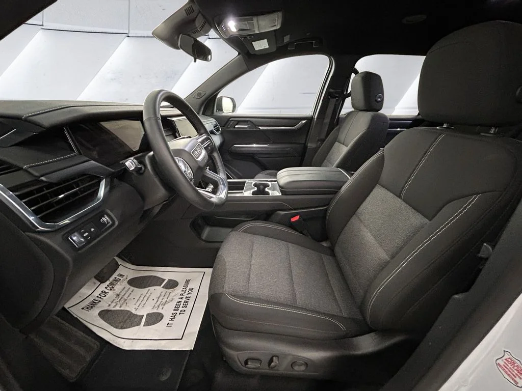 Used 2025 White GMC Elevation image 7