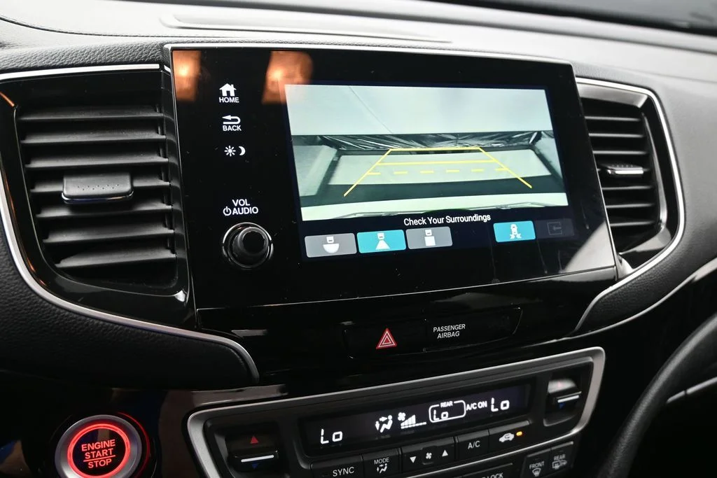 Used 2020 Platinum White Pearl Honda Touring image 23