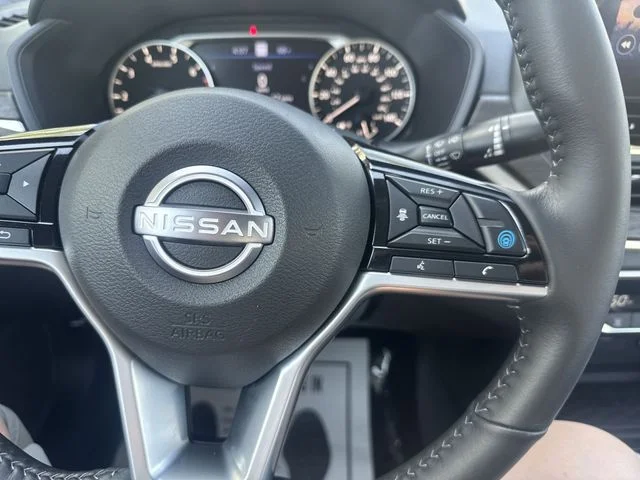 Used 2025 Black Nissan 2.5 SL image 17