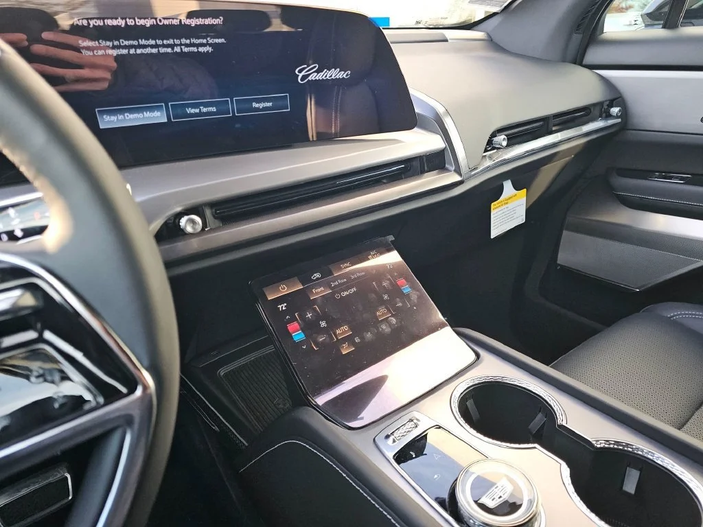 2027 Cadillac VISTIQ Sport - Photo 27