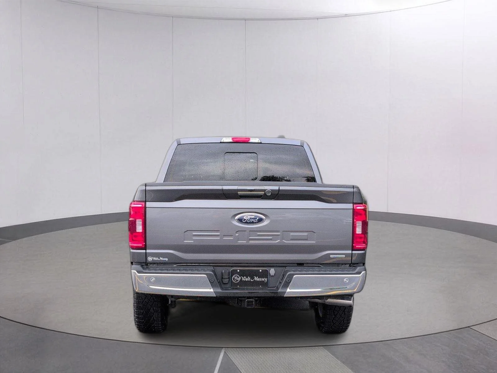 Used 2023 Carbonized Gray Ford XLT image 4