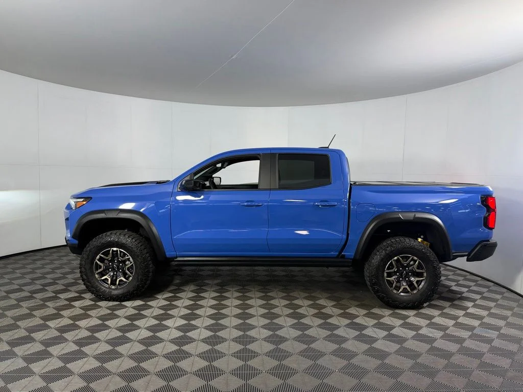 Certified Used 2025 Blue Chevrolet ZR2 image 9
