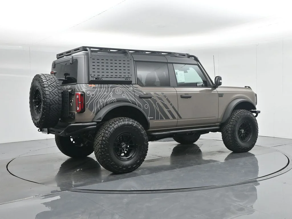 New 2025 Marsh Gray Ford Badlands image 32