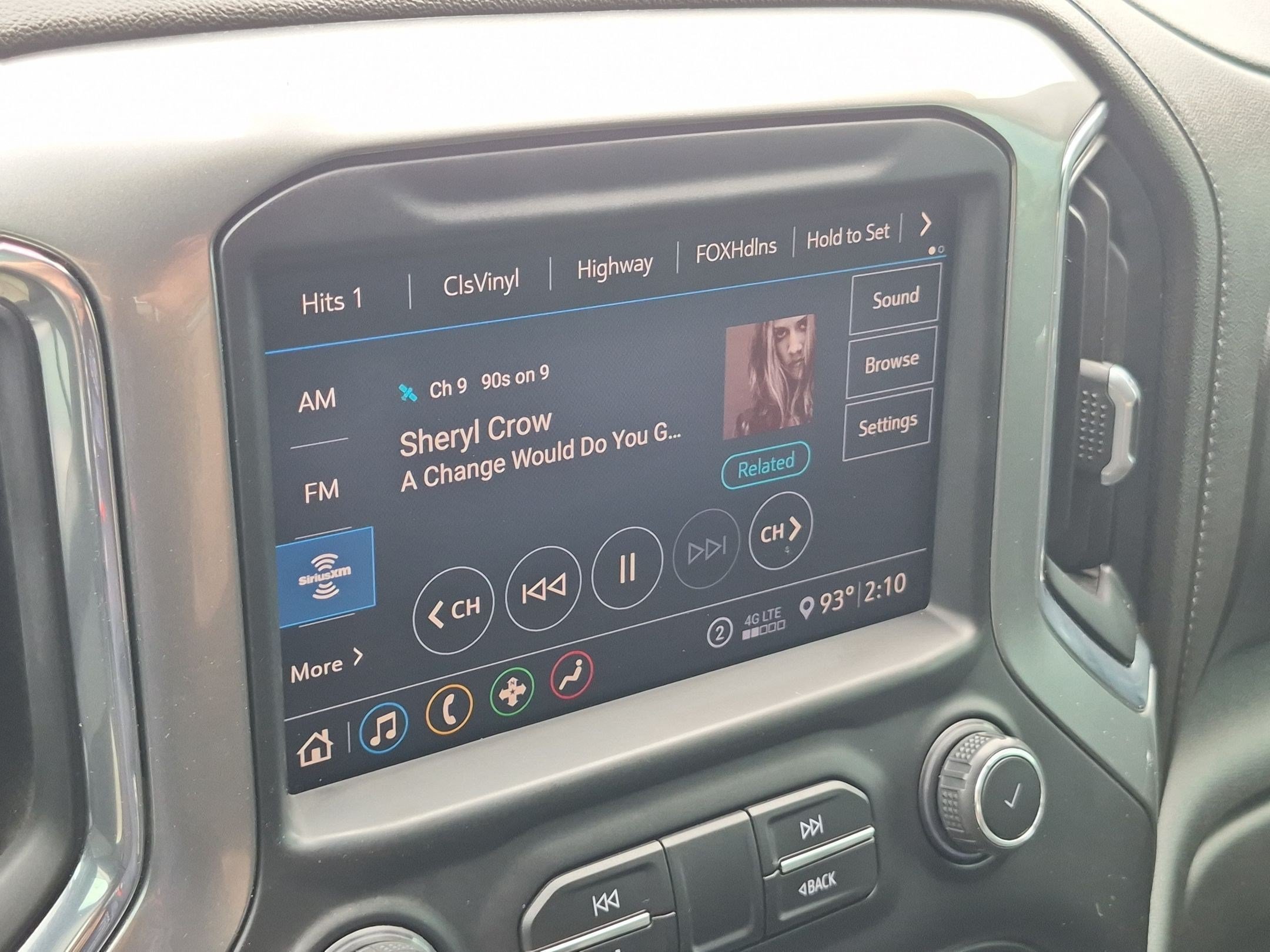 Used 2020 SATIN STEEL METALLIC Chevrolet LT Trail Boss image 18