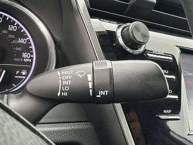 Used 2020 Silver Toyota SE image 28