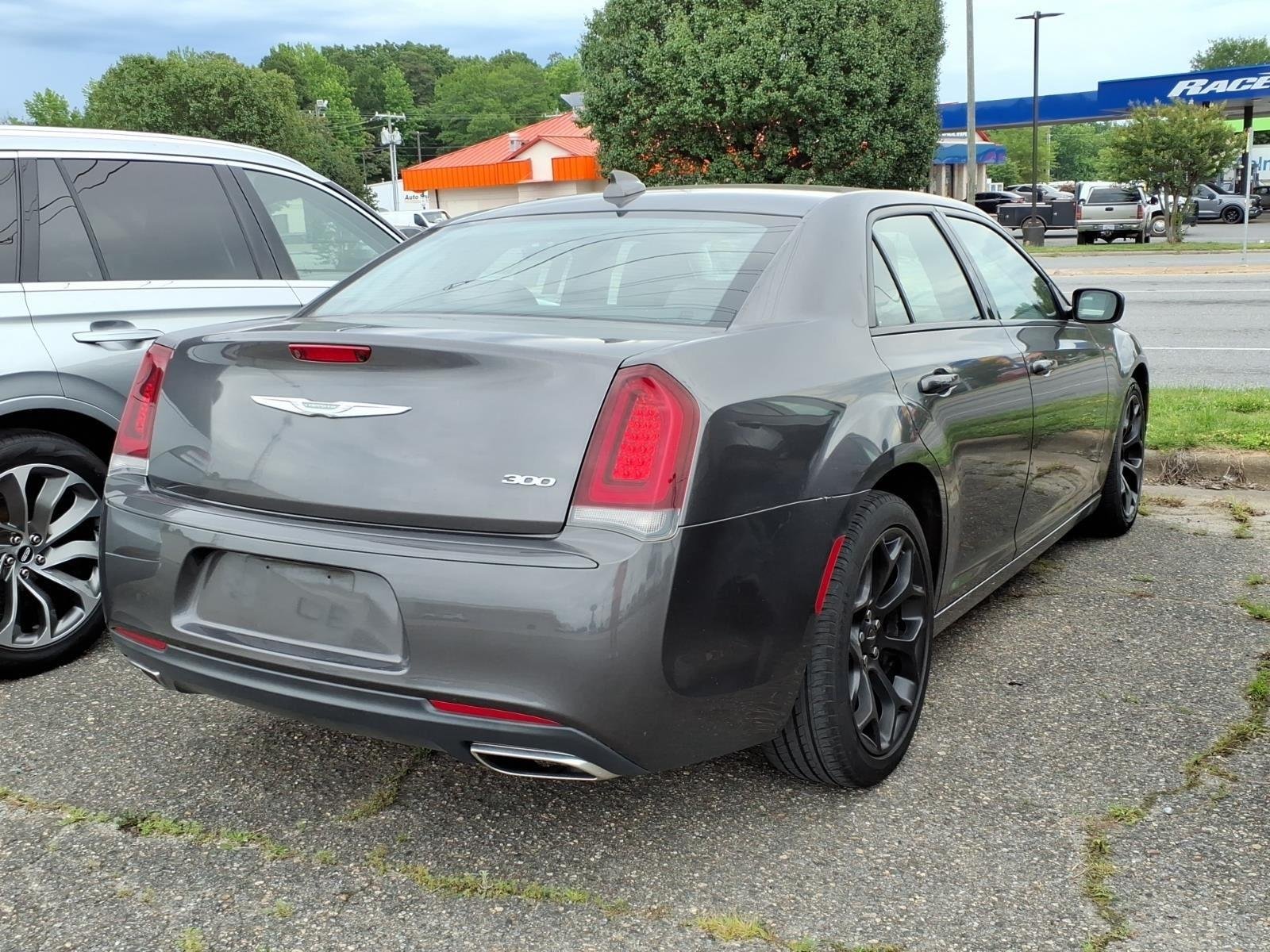 Used 2019 Gray Chrysler Touring image 6
