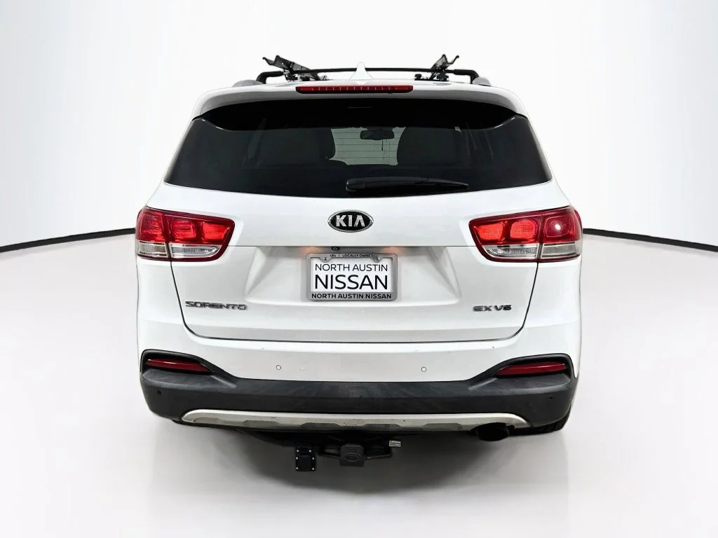 Used 2016 White Kia EX image 6