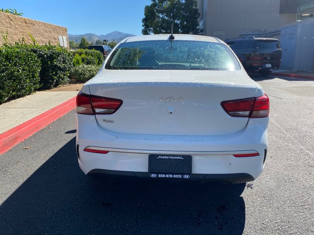 Used 2022 White Kia S image 8