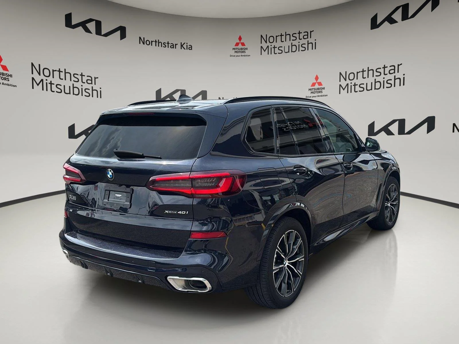 Used 2023 Carbon Black Metallic BMW xDrive40i image 12