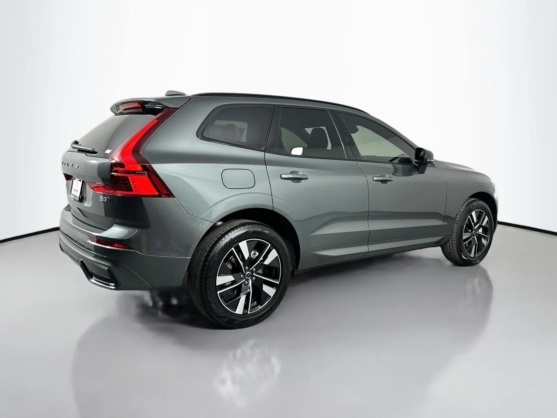 New 2026 Forest Lake Volvo Core image 5