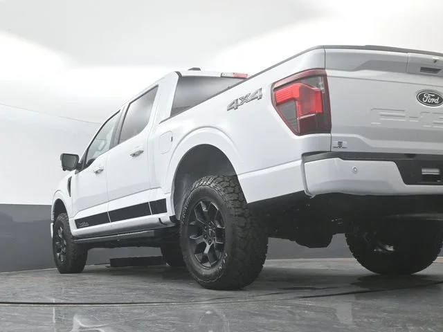 New 2026 Oxford White Ford XLT image 23