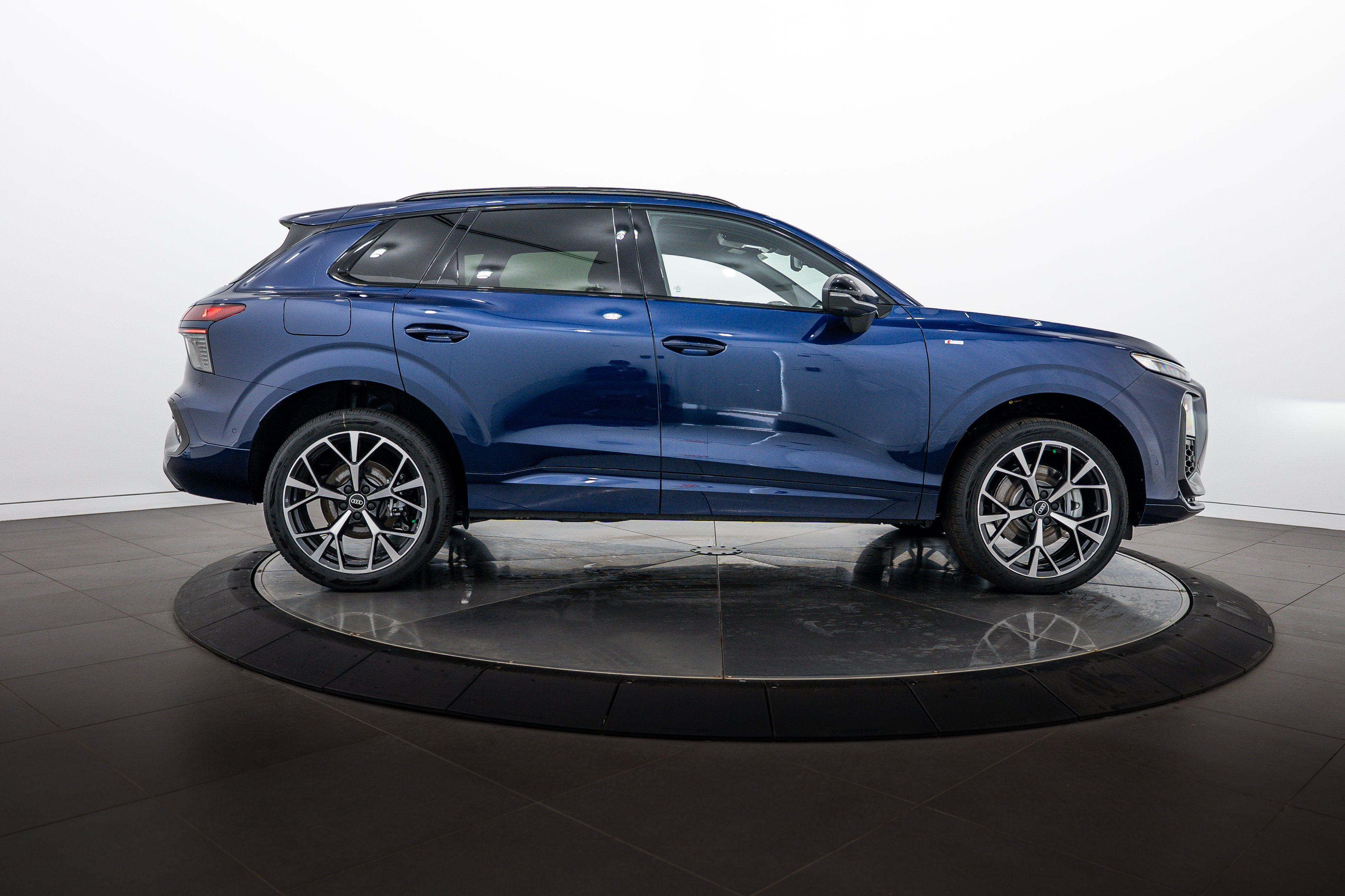 New 2026 Blue Audi S line image 3