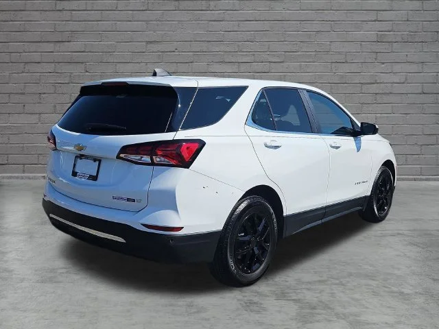 Used 2024 Summit White Chevrolet LT image 5