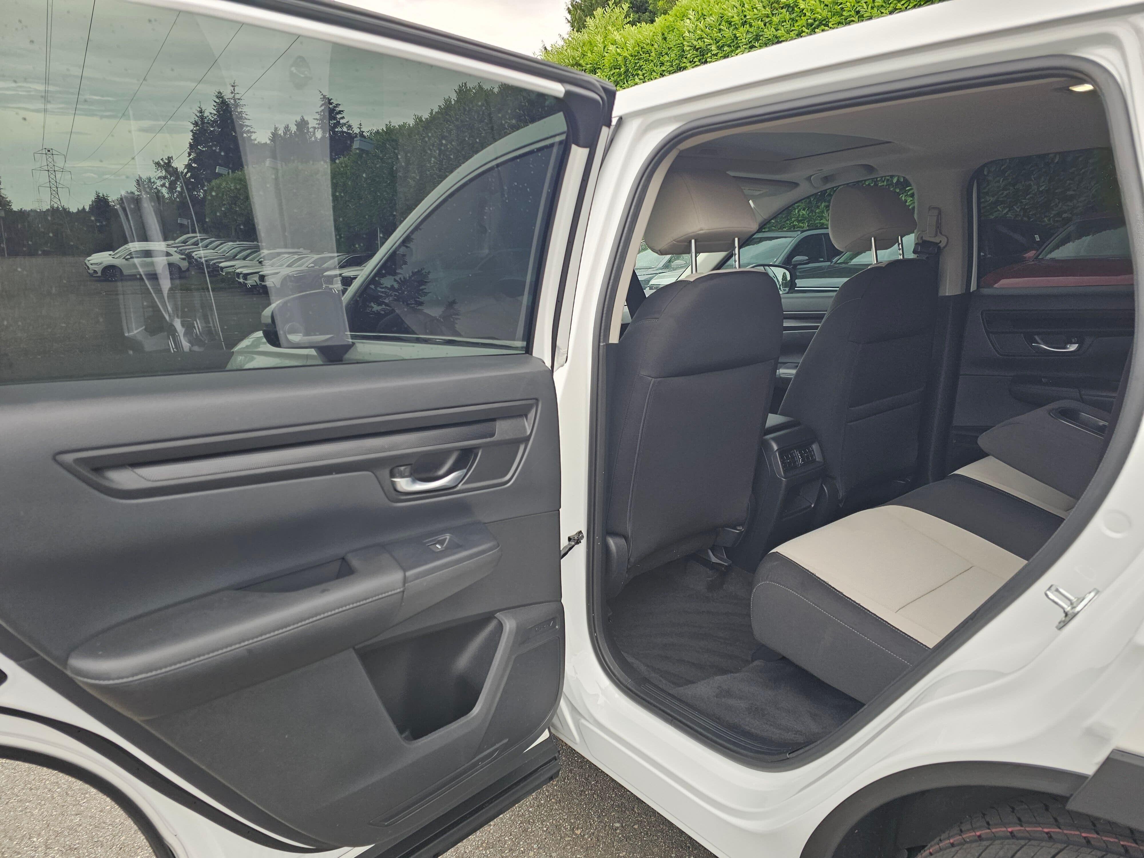 Used 2023 Platinum White Pearl Honda EX image 16