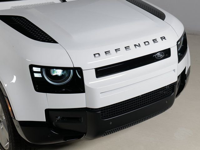 New 2026 Fuji White Land Rover X-Dynamic SE image 29
