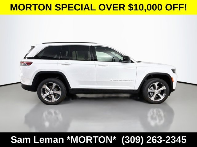 New 2026 Bright White Clear-Coat Exterior Paint Jeep Limited image 8
