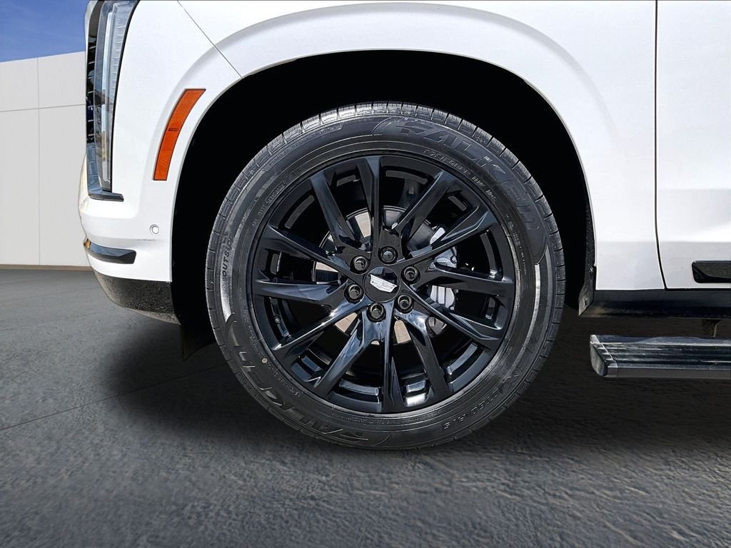 Used 2025 White Cadillac Sport image 11