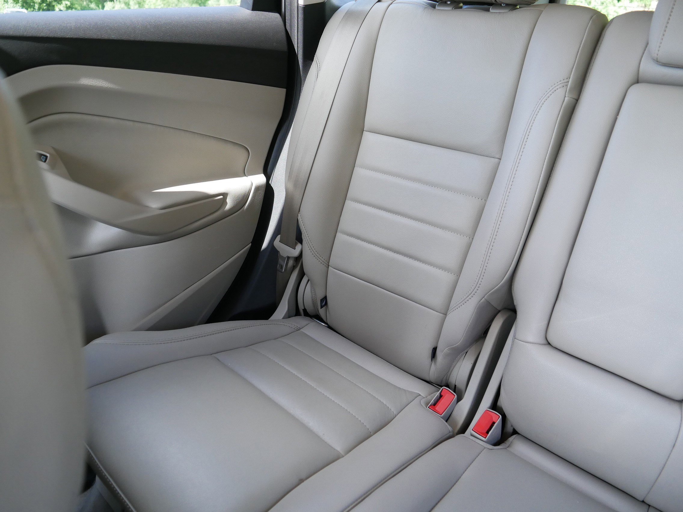 Used 2016 INGOT SILVER Ford Titanium image 12