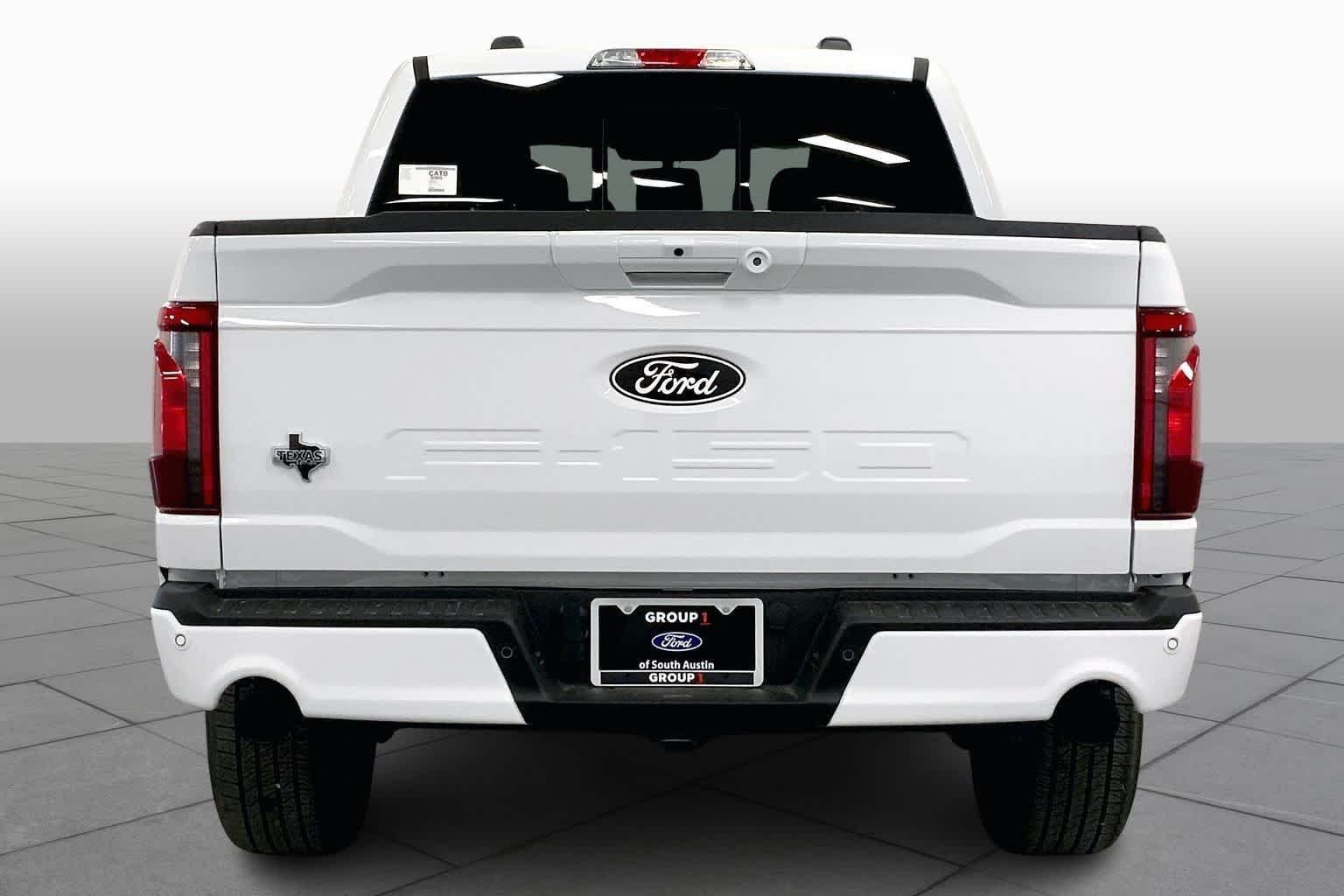 New 2026 Oxford White Ford XLT image 4