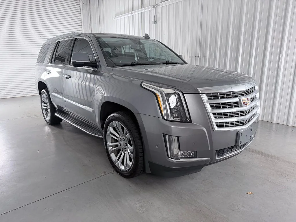 Used 2020 Gray Cadillac Luxury image 3