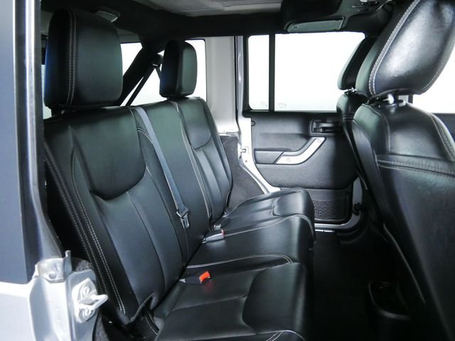 Used 2016 Silver Jeep Unlimited Sahara image 15