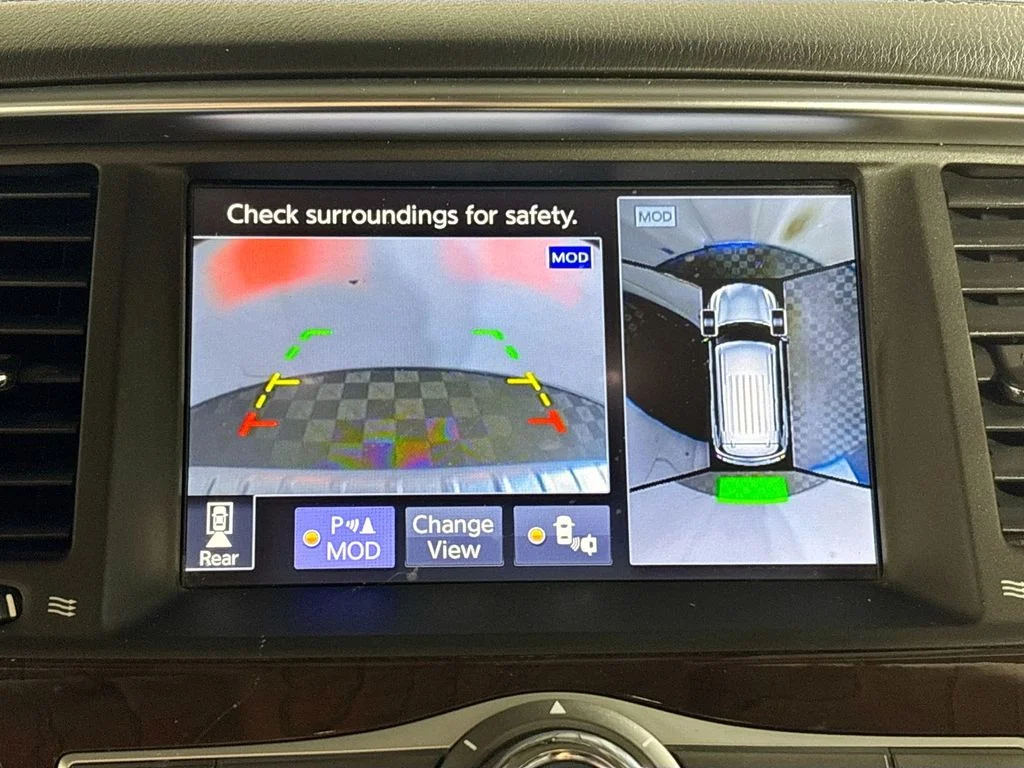 Used 2019 White INFINITI LUXE image 17