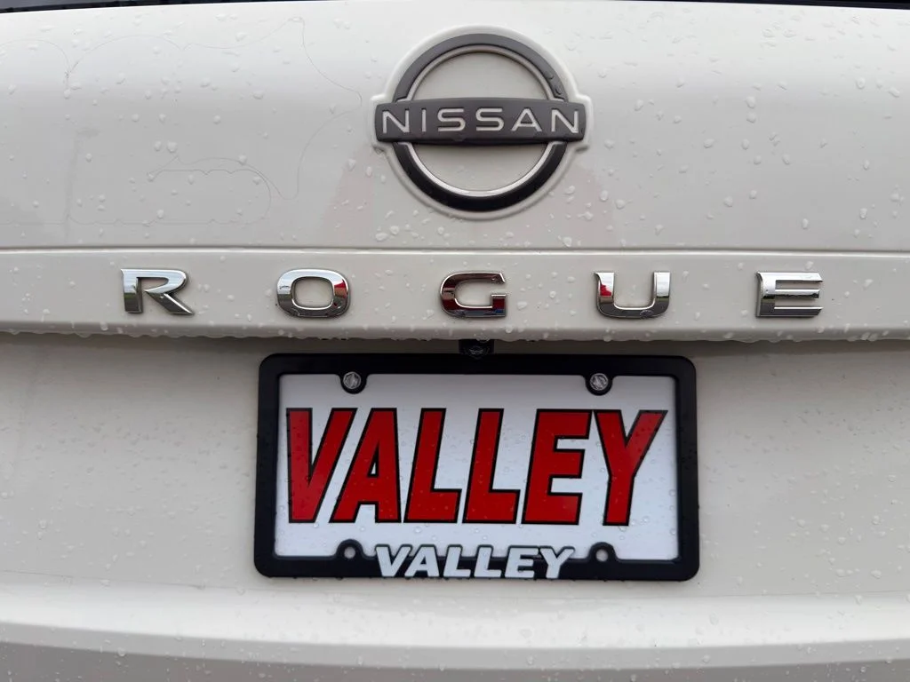 Used 2023 White Nissan S image 15