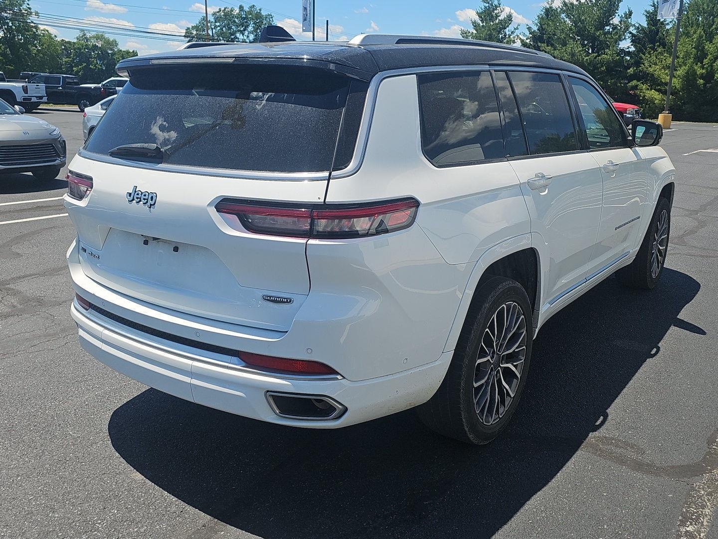 Used 2022 Bright White Clea Jeep Summit Reserve image 6