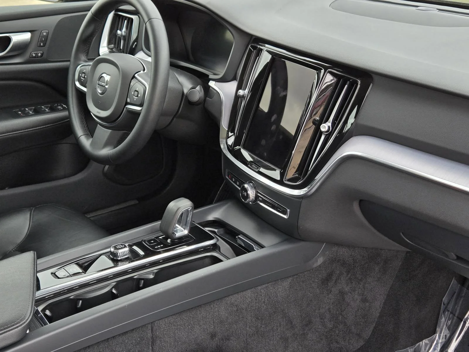 2024 Volvo S60 Core - Photo 31