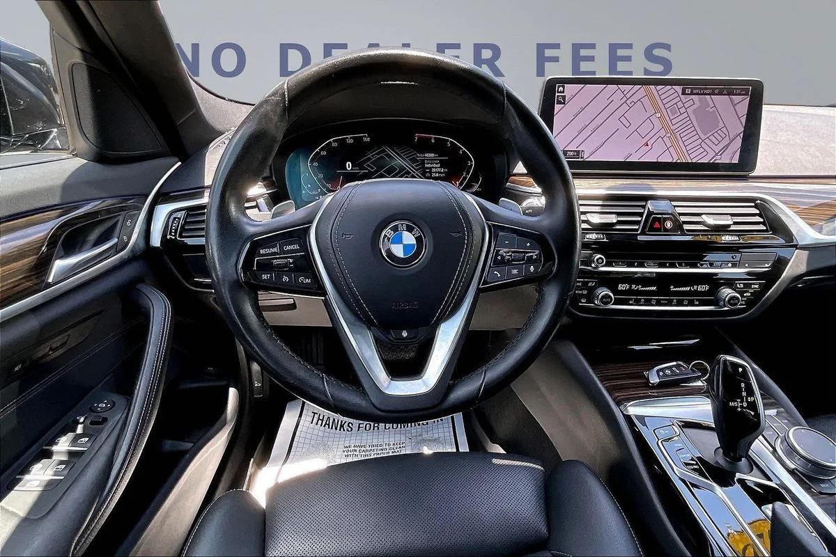 Used 2022  BMW i xDrive image 8