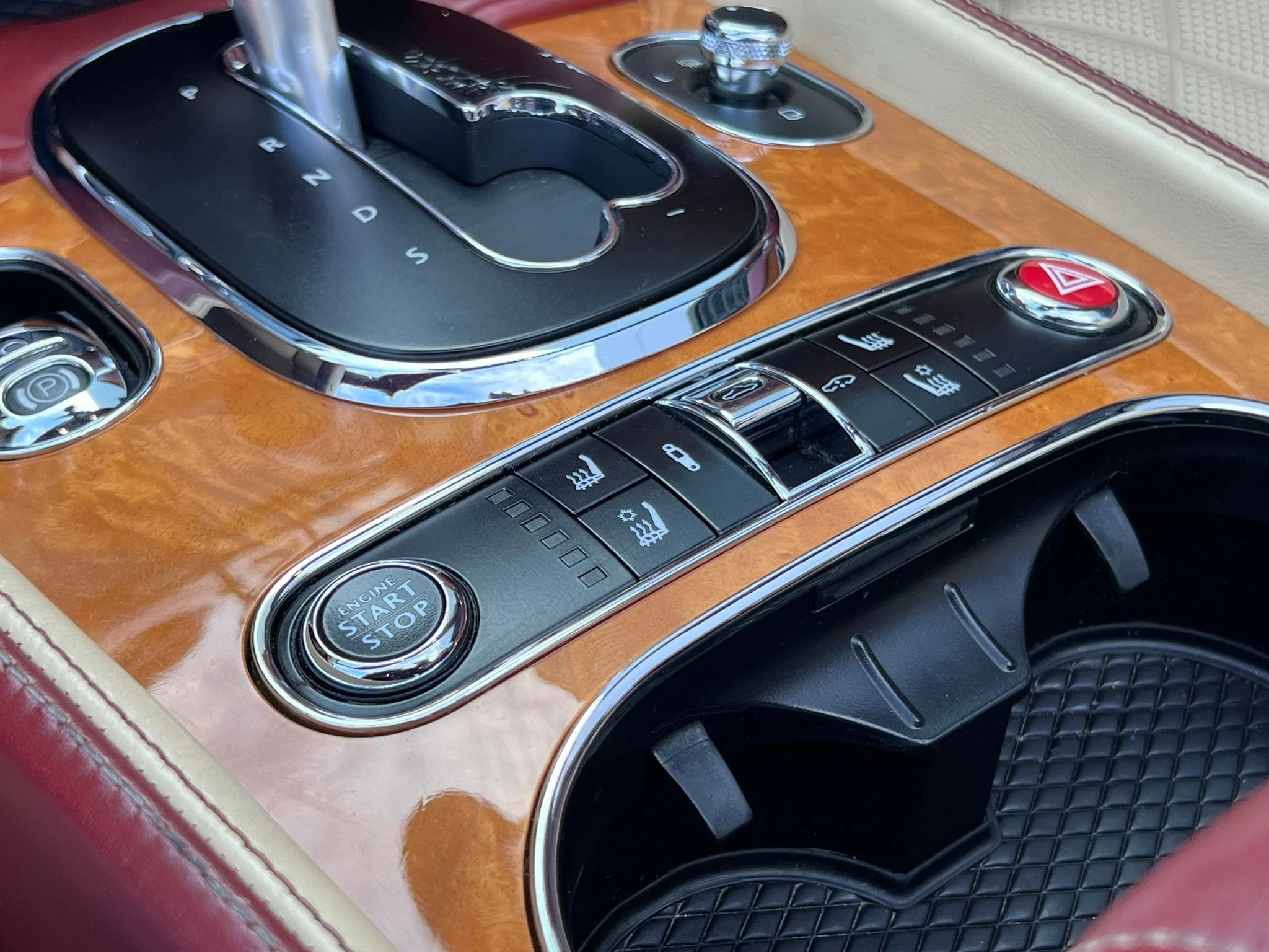 Used 2017 Gold Bentley W12 image 36
