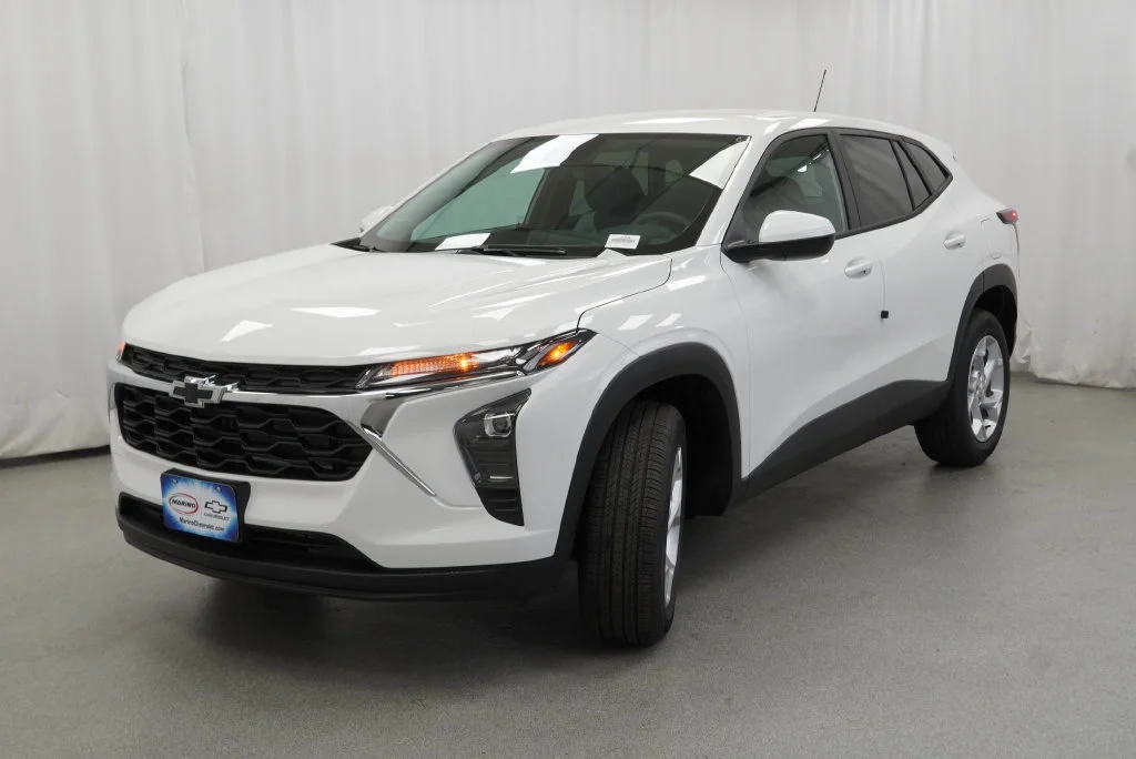 New 2026 Summit White Chevrolet LS image 19