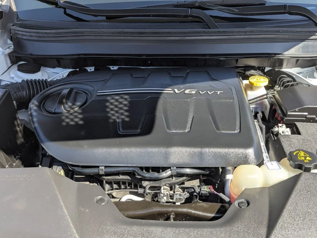 Used 2022 Bright White Clearcoat Jeep Trailhawk image 31