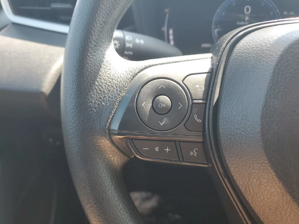 Used 2026 Off-white Toyota LE image 20