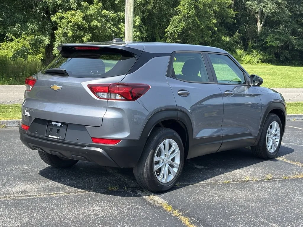 Used 2021 SATIN STEEL METALLIC Chevrolet LS image 8