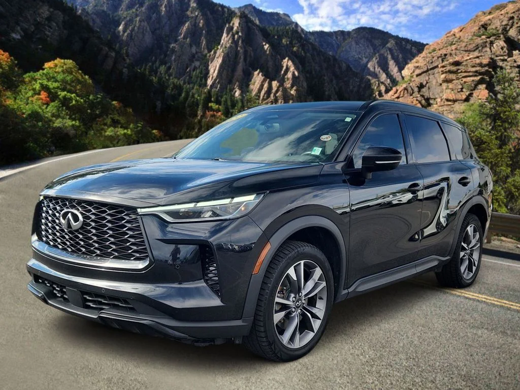 Used 2022 Black INFINITI LUXE image 5