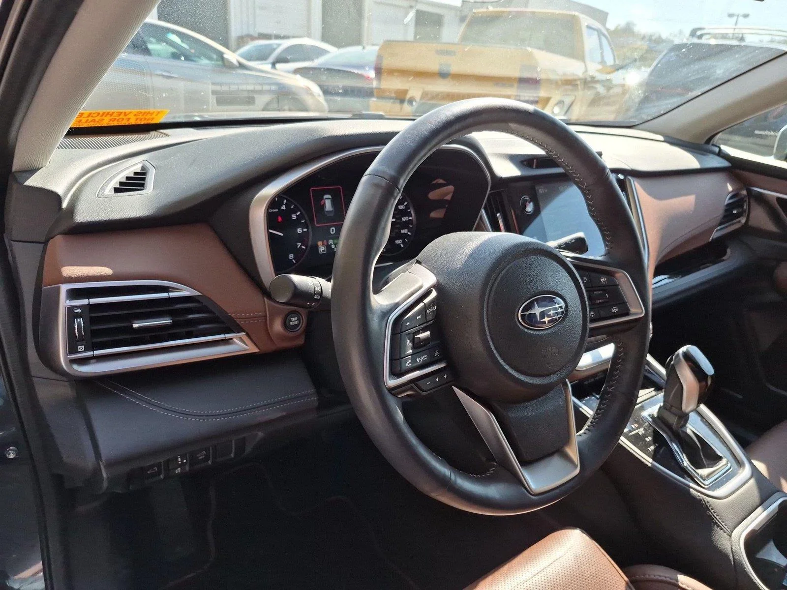 Used 2025  SUBARU TOUR image 18