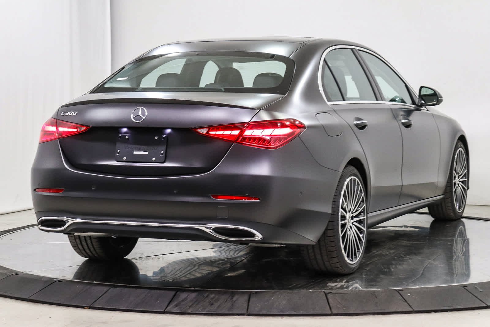 New 2026 MANUFAKTUR exclusive graphite grey magno Mercedes-Benz C 300 image 6