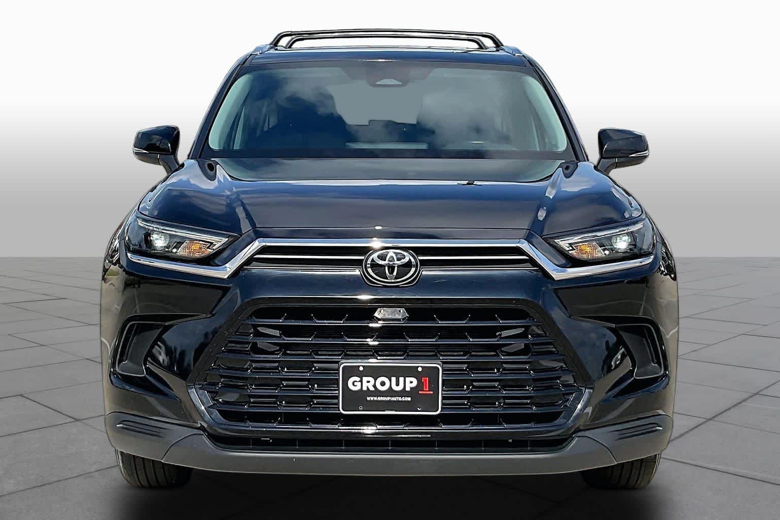 Used 2026 Midnight Black Metallic Toyota XLE image 4