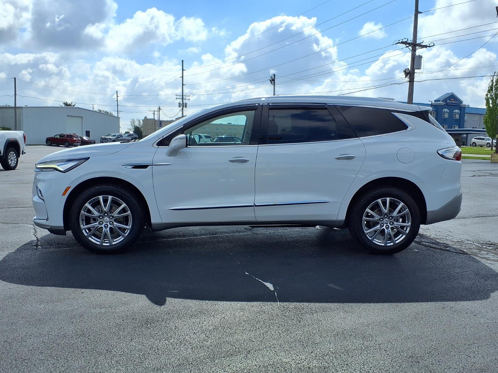 Used 2023 White Buick Essence image 24