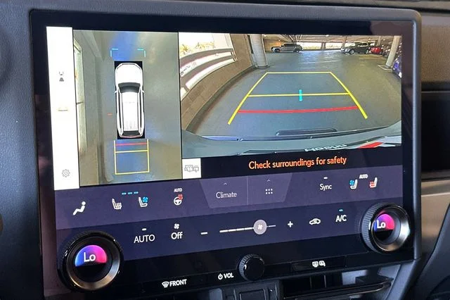 Used 2024  Lexus 550 Overtrail+ image 17