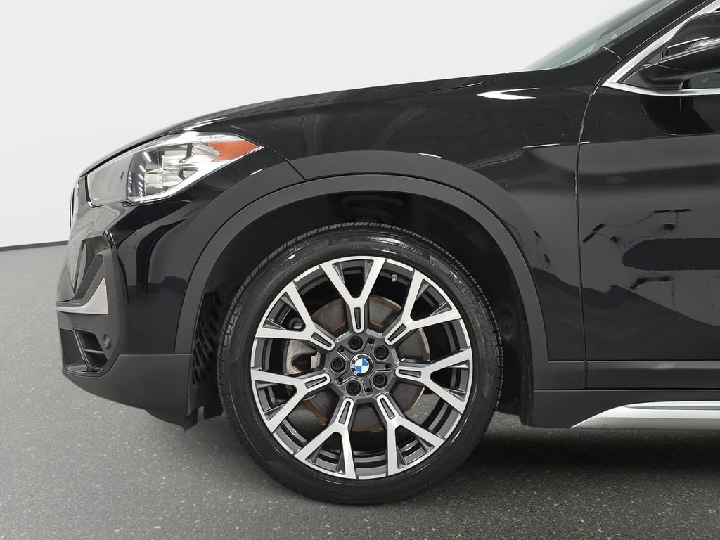 Used 2021 Jet Black BMW sDrive28i image 10