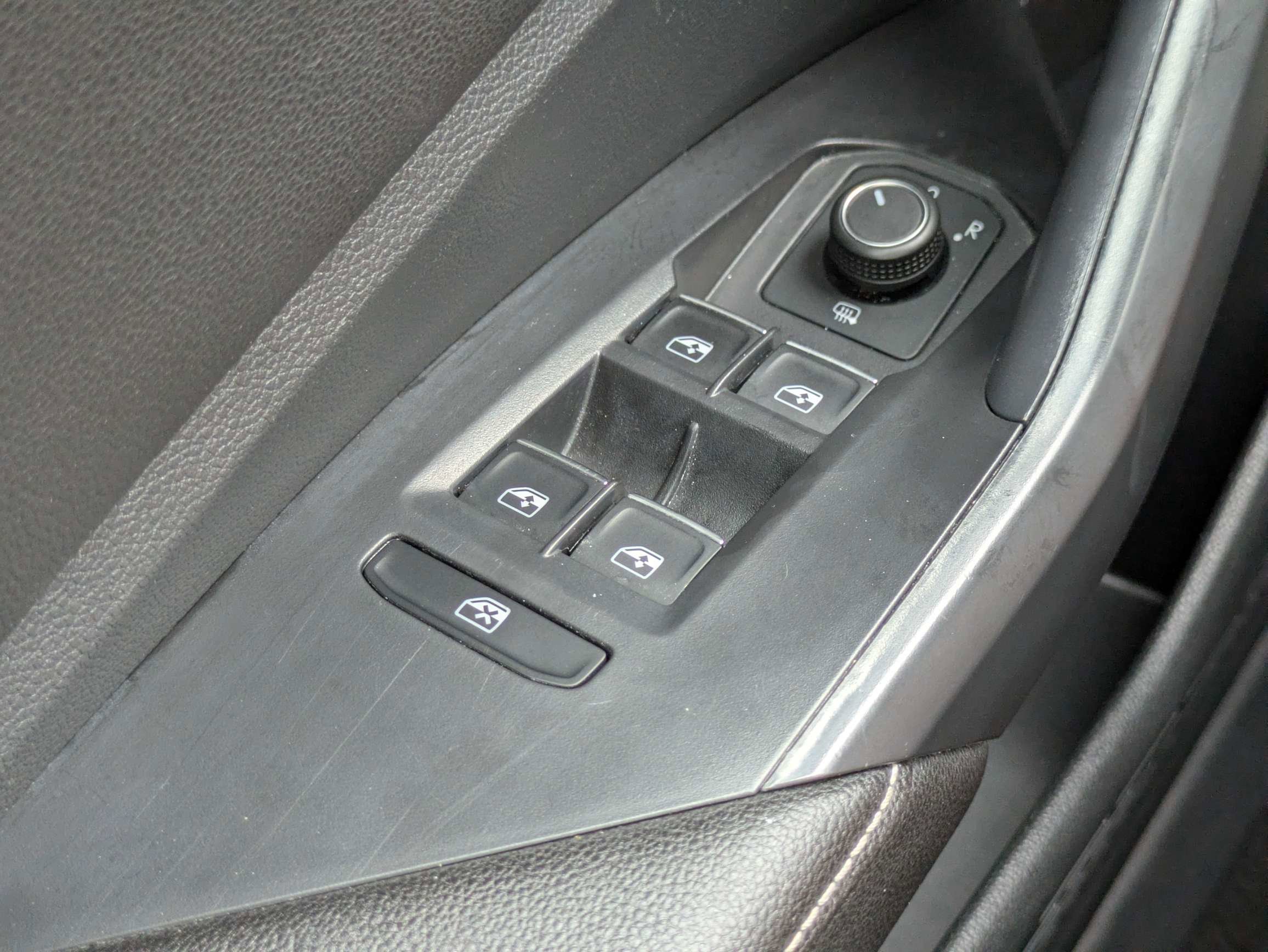 Used 2024  Volkswagen 1.5T S image 19