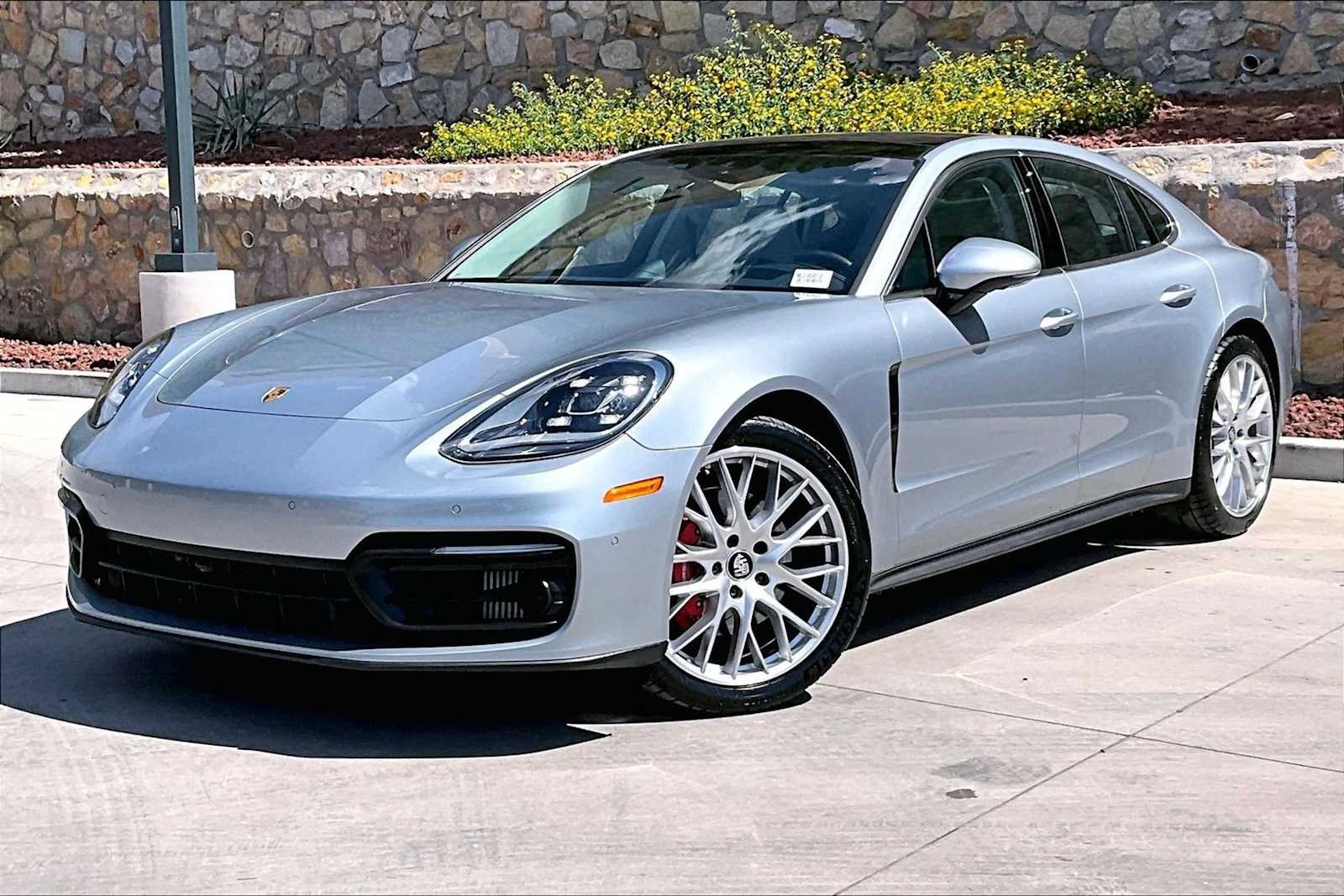 2022 Porsche Panamera 4S